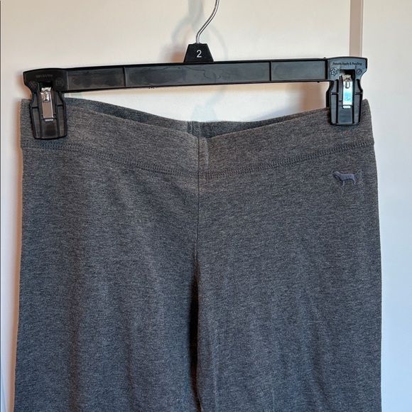 Victoria’s Secret Pink grey Capri leggings - small - Picture 2 of 7